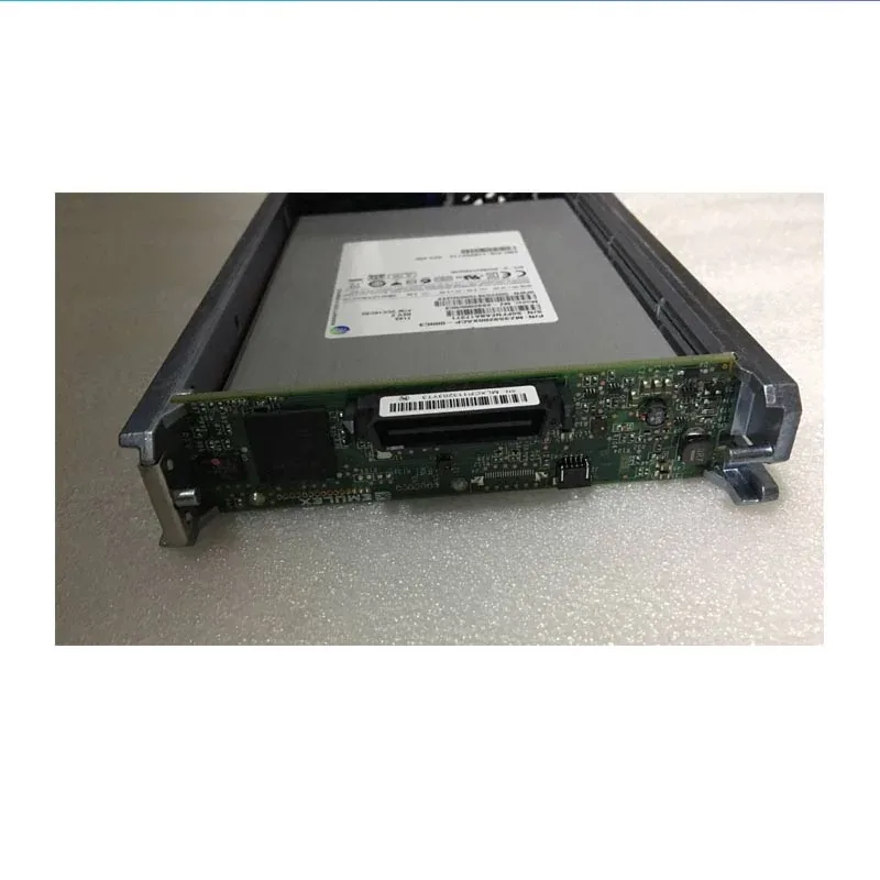 EMC 005048998 200GB Fibre Channel 4Gb/s 3.5-inch Solid State Drive. In Stock