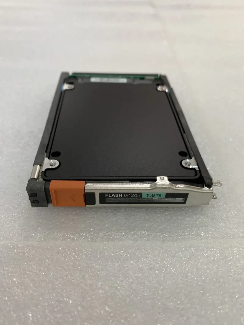 EMC 005051580 1.6TB SAS 12Gb/s 3.5-inch Solid State Drive. In Stock