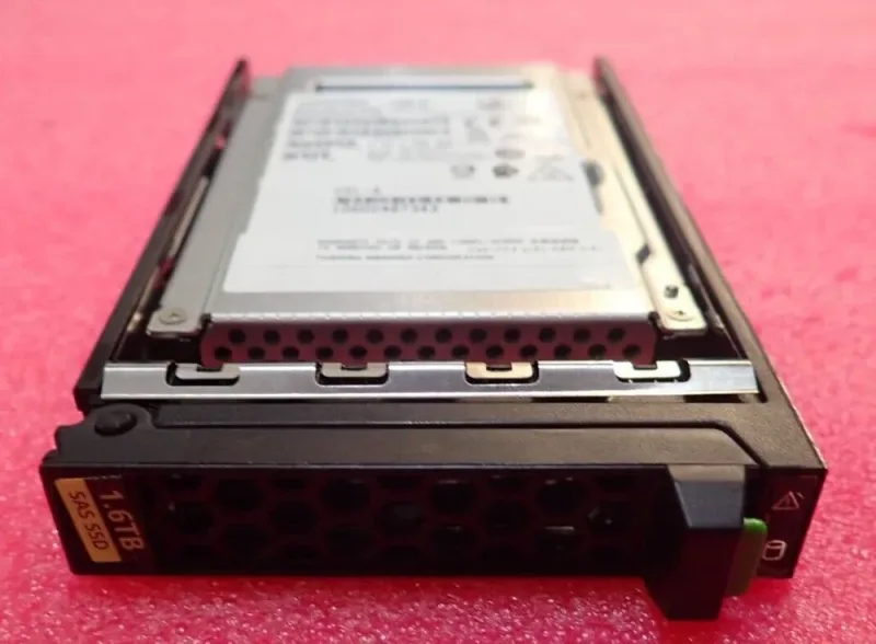 EMC 005052319 1.6TB SAS 12Gb/s 2.5-inch Solid State Drive For ISILON. In Stock