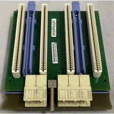 03N6000 - IBM 4-Slot SCSI-Ultra320 Disk Backplane (CCIN 28D2)