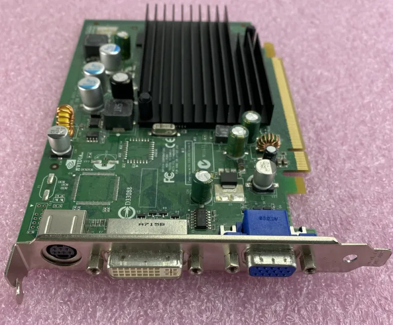 180-10280-0000-A03 - Nvidia GeForce 7300le 128MB DDR DVI / D-Sub PCI Express x16 Video Graphics Card