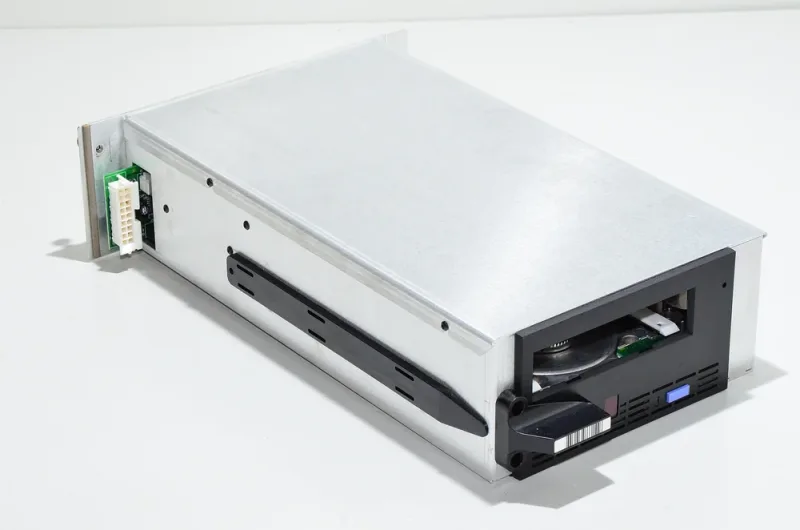 18P7949 - IBM 200/400GB LTO-2 Fibre Channel Tape Drive