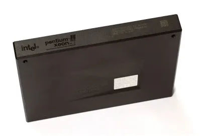 19K0918 - IBM 700MHz 100MHz FSB 1MB Cache Intel Pentium III Xeon Processor