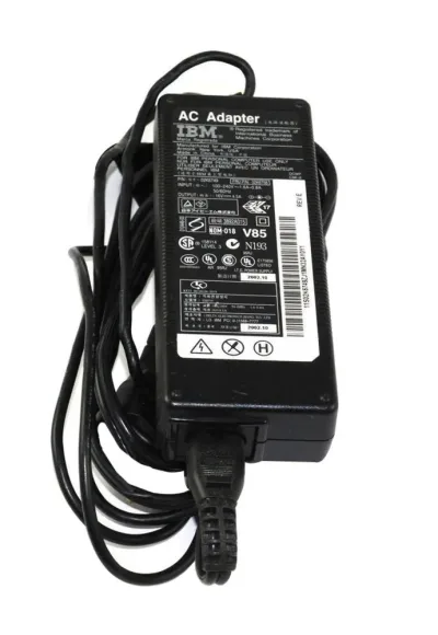 22P9021 - IBM 100-240V AC Power Adapter