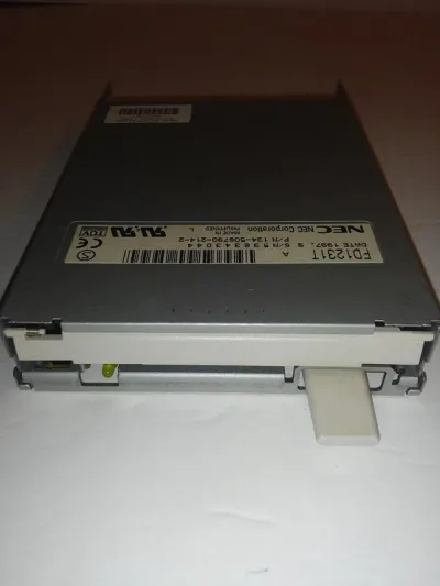 304235-001 - HP 1.44MB Diskette Drives for Presario 4900 Desktop