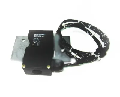 35L1725 - IBM 3584 Door Interlock Assembly Z7