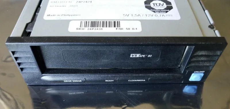 37L5802 - IBM DLT-8000 Tape Drive - 40GB (Native)/80GB (Compressed) - SCSI - 5.25 1H