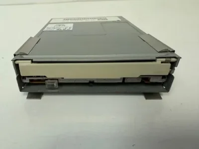 3884D - Dell 1.44MB 3.5-inch Floppy Drive