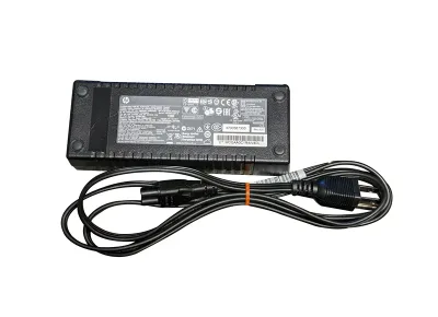 647982-001 - HP Laptop 135W AC Adapter for 8200