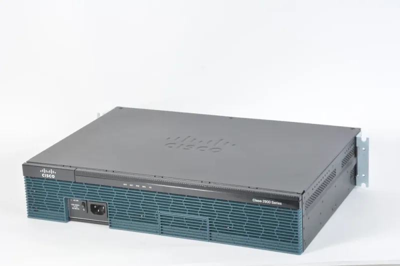 Cisco C2611XM-2FE/VPN/K9 2611XM Router 2 x 10/100Base-TX LAN 2 x WIC, 1 x AIM, 1 x Network Module Router