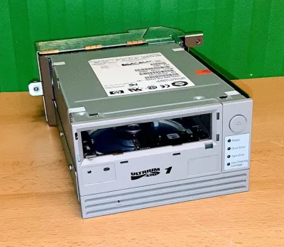 C7470A - HP LTO1 SureStore Hot Plug Drive TA5300