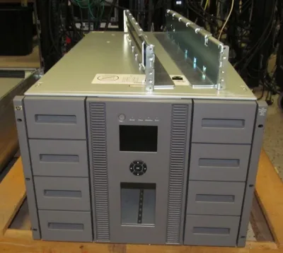 C9533C - HP 4/40 SureStore Tape Library CTO Chassis