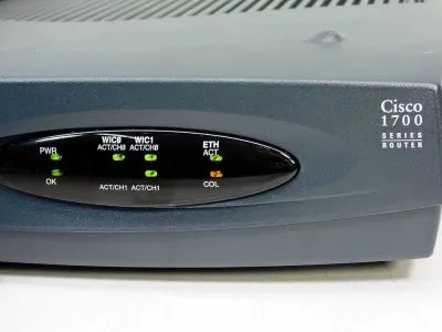 Cisco CISCO1721-VPN/K9 1721 Router 1 x 10/100Base-TX LAN 2 x WIC Router