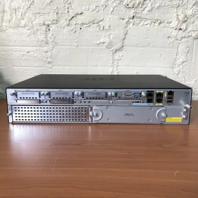Cisco CISCO2911/K9 2911 Integrated Services 120-230V AC Rack-Mountable Router
