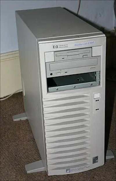D9165A - HP NetServer LC2000r with Intel Pentium III 800MHz 128MB RAM Server System