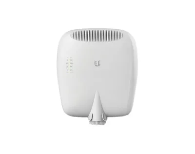EP-R8 - Ubiquiti EdgePoint 6 x 10/100/1000 RJ45 Ports, 2 x 10/100/1000 RJ45/SFP Combo Ports WISP Gigabit Router