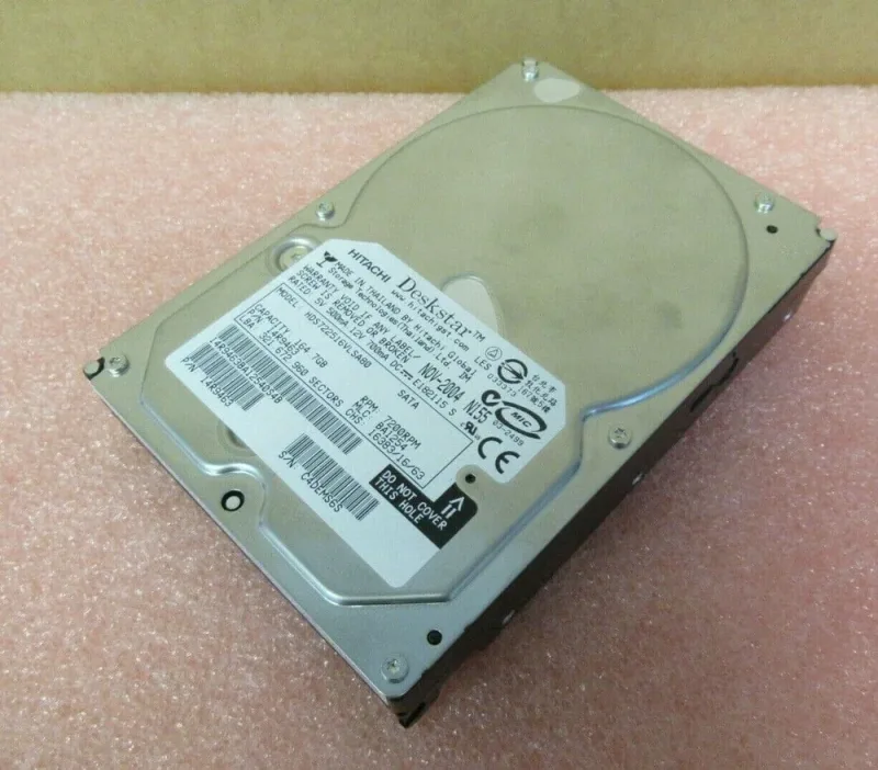 HDS721616PLAT80 - Hitachi Deskstar 7K160 160GB 7200RPM ATA-133 8MB Cache 3.5-inch Hard Drive