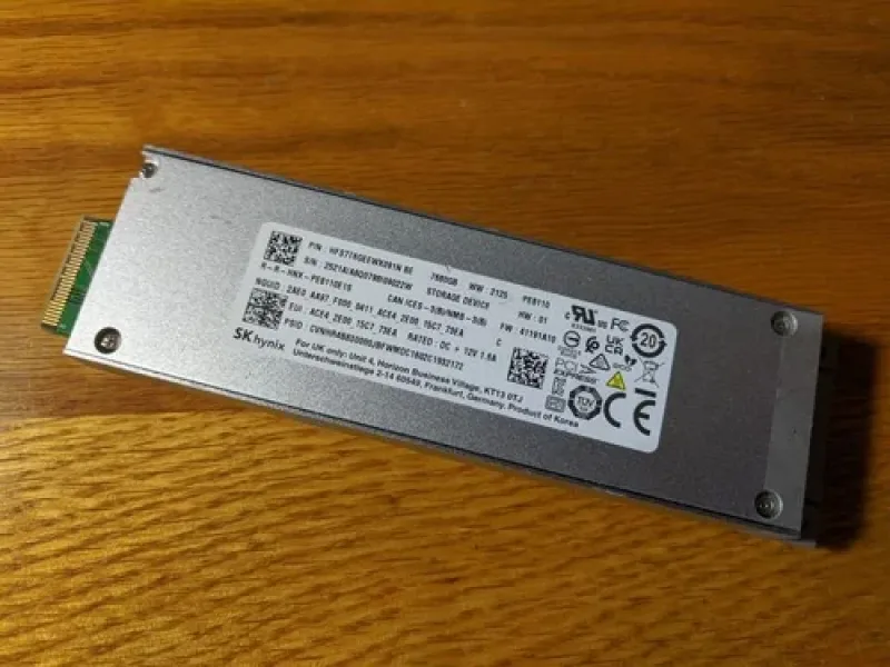 Hynix HFS7T6GEEWX091N PE8110 7.68TB 4D V6 TLC PCI Express 4.0 x4 NVMe Read Intensive E1.S 15mm Enterprise Solid State Drive. In Stock