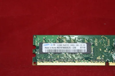 K4T51083QG-HCE6 - Samsung DDR2-667MHz 64Mx8 Pb-Free Halogen-Free DRAM Memory Chip