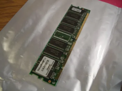 Kingston KGM100X64C2/64 64MB SDRAM 100MHz PC100 non-ECC Unbuffered CL2 168-Pin DIMM Memory Module
