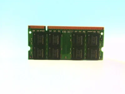 Kingston Technology KTL-TP667/512 512MB DDR2-667MHz PC2-5300 non-ECC Unbuffered CL5 200-Pin SoDimm 1.8V Memory Module