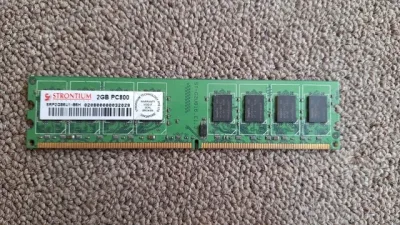 M470T5663EH3-CF7 - Samsung 2GB DDR2-800MHz PC2-6400 non-ECC Unbuffered CL6 200-Pin SoDimm Dual Rank Memory Module