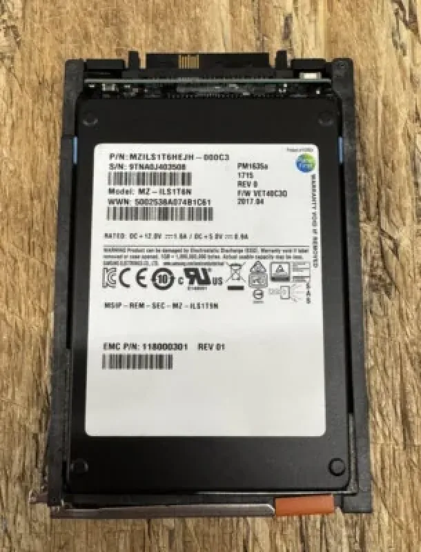 Samsung MZ-ILS1T6N PM1635A 1.6TB SAS 12Gb/s SFF 2.5-Inch Solid State Drive