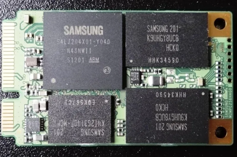 Samsung MZMPC03200L1 PM830 Series 32GB Multi-Level Cell (MLC) SATA 6Gb/s mSATA Solid State Drive