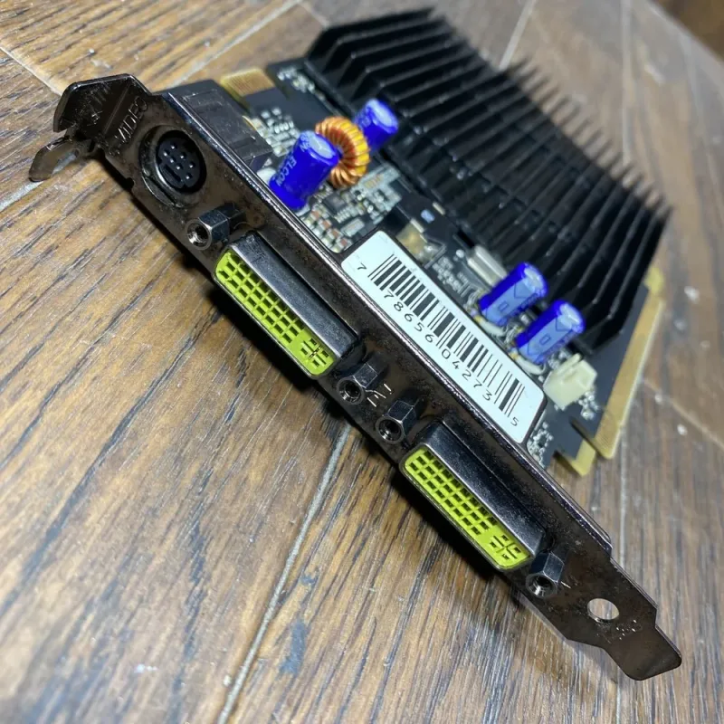 PV-T73P-YDJ3 - XFX GeForce 7600GS 512MB 128-Bit GDDR2 PCI Express x16 SLI Support Video Graphics Card