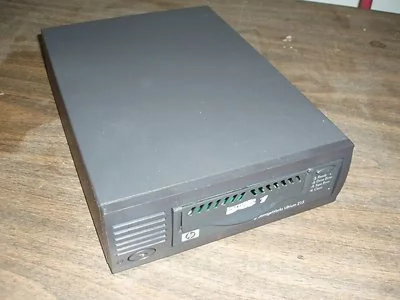 Q1544-69201 - HP StorageWorks 100/200GB Ultrium 215 LTO-1 Low Voltage Differential (LVD) Single Ended SCSI External Tape Drive