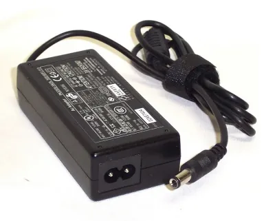 RF672 - Dell 65W 19.5V 3.34A 5mm AC Adapter with Power Cable