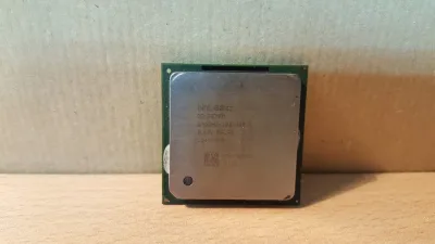 SL4P8 - Intel Celeron 700MHz 66MHz FSB 128KB L2 Cache Socket PPGA370 Processor