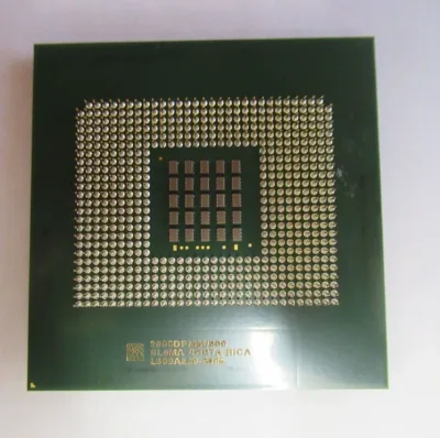 SL624 - Intel Xeon 2.20GHz 400MHz FSB 512KB L2 Cache Socket PPGA603 Processor
