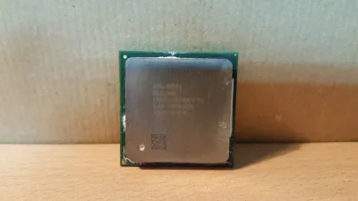 SL68J - Intel Celeron 1.33GHz 133MHz FSB 256KB L2 Cache Socket PPGA478 Notebook Processor