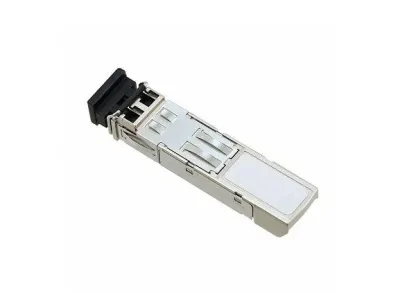 SRX320 - Juniper Networks (Hardware Only, require -JSB or -JSE to complete the System) with 8GE (w 2x SFP), 4G RAM, 8G Flash and 2x MPIM slots. Includes external power supply and cable. RMK not included