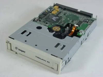 STT3401A - Seagate 20GB(Native) / 40GB(Compressed) Travan-7 (TR-7) ATA/IDE Internal Tape Drive