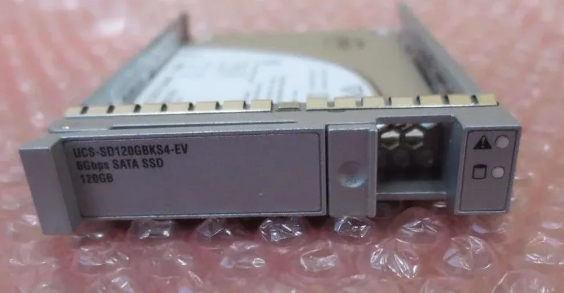 UCS-SD100G0KA2-S - Cisco 100GB SATA 3Gb/s Hot Swapping Enterprise VALUE Solid State Drive