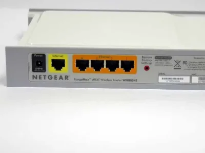 WNR854T - Netgear RangeMax├óΓÇ₧┬ó NEXT Wireless Router